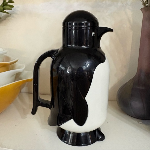 Vintage 1980s Metrokane Penguin Thermal 1 Quart Carafe With Googly Eyes - Picture 3 of 10